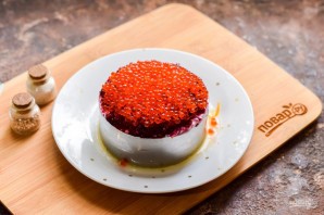 Салат "Царская шуба" с икрой