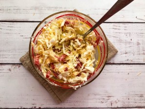 Салат "Фантазия" с колбасой