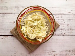 Салат "Фантазия" с колбасой