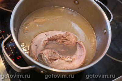 Салат из языка с авокадо и перцем чили Салат из языка с авокадо и перцем чили