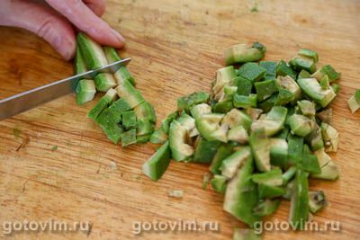 Салат из языка с авокадо и перцем чили Салат из языка с авокадо и перцем чили