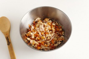 Салат "Любимый" с копченой курицей