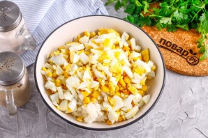 Салат с копченой курицей и рисом