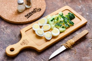 Салат с мидиями и рисом