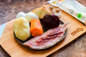 Салат "Селедка под шубой" на Новый год Быка 2021 Салат "Селедка под шубой" на Новый год Быка 2021