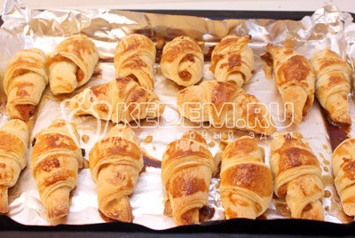 Слойки с курагой Слойки с курагой