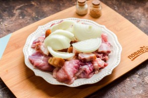 Свинина с салом в духовке