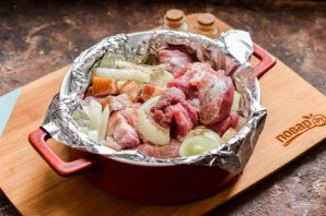 Свинина с салом в духовке