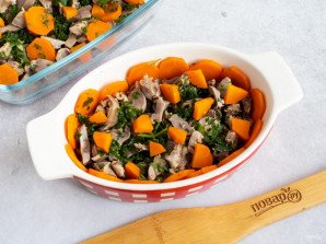 Заливное из куриных желудков Заливное из куриных желудков