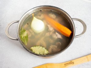 Заливное из куриных желудков Заливное из куриных желудков