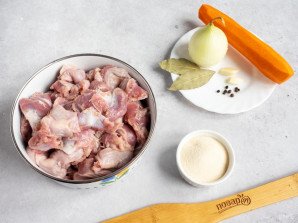 Заливное из куриных желудков Заливное из куриных желудков