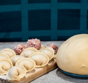 Заварное тесто с куриным яйцом для пельменей Заварное тесто с куриным яйцом для пельменей