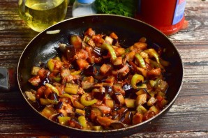 Баклажаны с томатной пастой