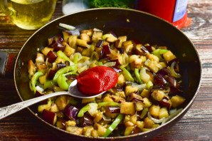 Баклажаны с томатной пастой Баклажаны с томатной пастой