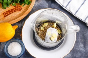 Чай с розмарином и имбирем