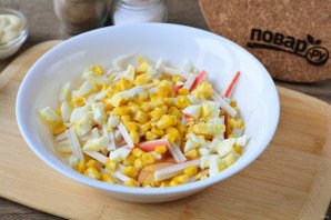 Гавайский салат с крабовыми палочками