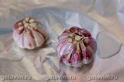 Хумус с печеным чесноком