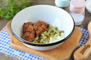 Яйца фаршированные килькой