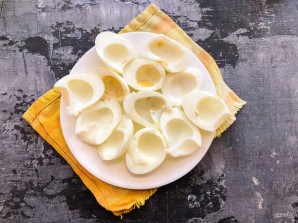 Яйца фаршированные луком