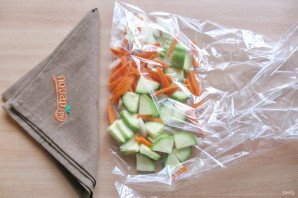 Карп на овощной подушке