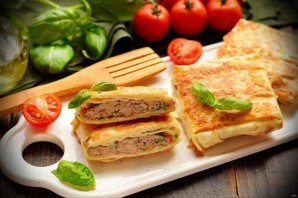 Конвертики из лаваша с мясом и сыром