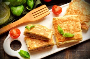 Конвертики из лаваша с мясом и сыром