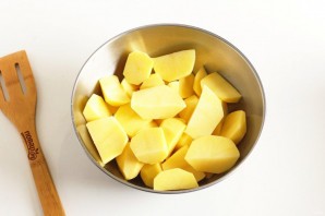 Кролик с картошкой в рукаве