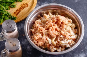 Куриная колбаса с салом