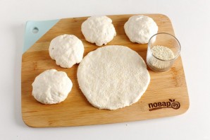 Лепешки с кунжутом