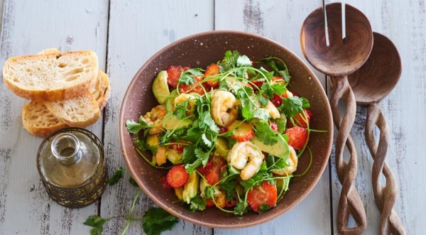 Мега полезный салат с креветками, авокадо и клубникой, пошаговый рецепт с фото Мега полезный салат с креветками, авокадо и клубникой, пошаговый рецепт с фото