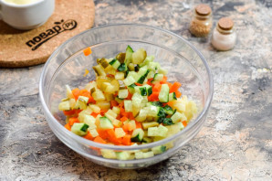 "Оливье" с мидиями