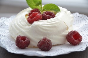 "Павлова" с лимонным курдом