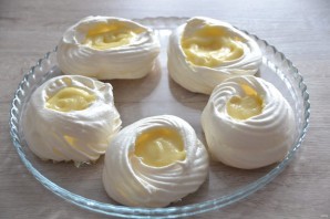 "Павлова" с лимонным курдом