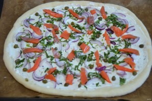 Пицца с форелью