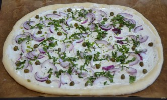 Пицца с форелью