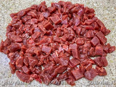 Пирог из слоеного теста с мясом, картофелем и морковью Пирог из слоеного теста с мясом, картофелем и морковью