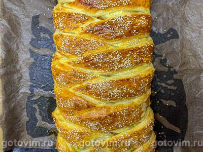 Пирог из слоеного теста с мясом, картофелем и морковью Пирог из слоеного теста с мясом, картофелем и морковью