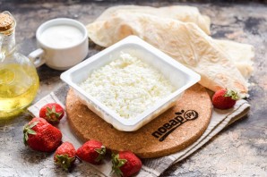 Рулет из лаваша с клубникой и творогом Рулет из лаваша с клубникой и творогом