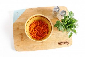 Рулетики из кабачков с морковью и сыром