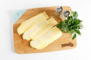 Рулетики из кабачков с морковью и сыром