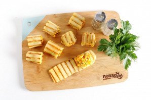 Рулетики из кабачков с морковью и сыром