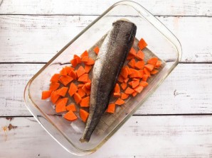 Рыба запеченная со стручковой фасолью