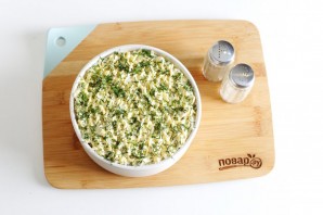 Салат с копченой грудкой и сыром