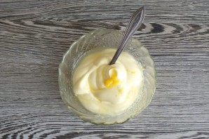 Салат с морепродуктами и кукурузой