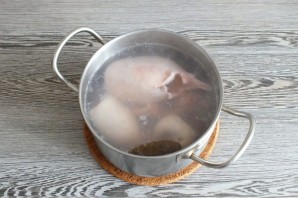 Салат с морепродуктами и кукурузой