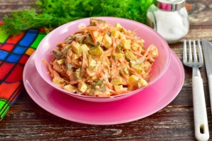 Салат с сердцем и корейской морковью Салат с сердцем и корейской морковью