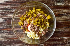 Салат с сердцем и корейской морковью Салат с сердцем и корейской морковью