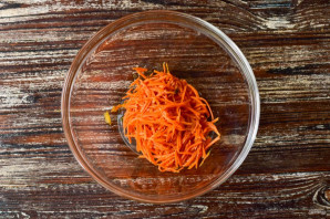 Салат с сердцем и корейской морковью Салат с сердцем и корейской морковью