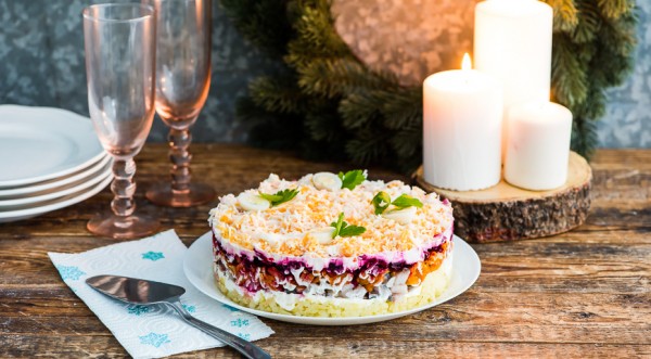 Селедка под шубой с яблоком, пошаговый рецепт с фото