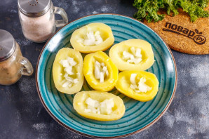 "Селедка под шубой" в картофельных лодочках